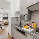 Stylish Studio, Smart Tv, 2 Beds