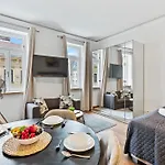 Stylish Studio, Smart Tv, 2 Beds
