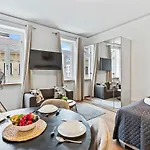 Stylish Studio, Smart Tv, 2 Beds
