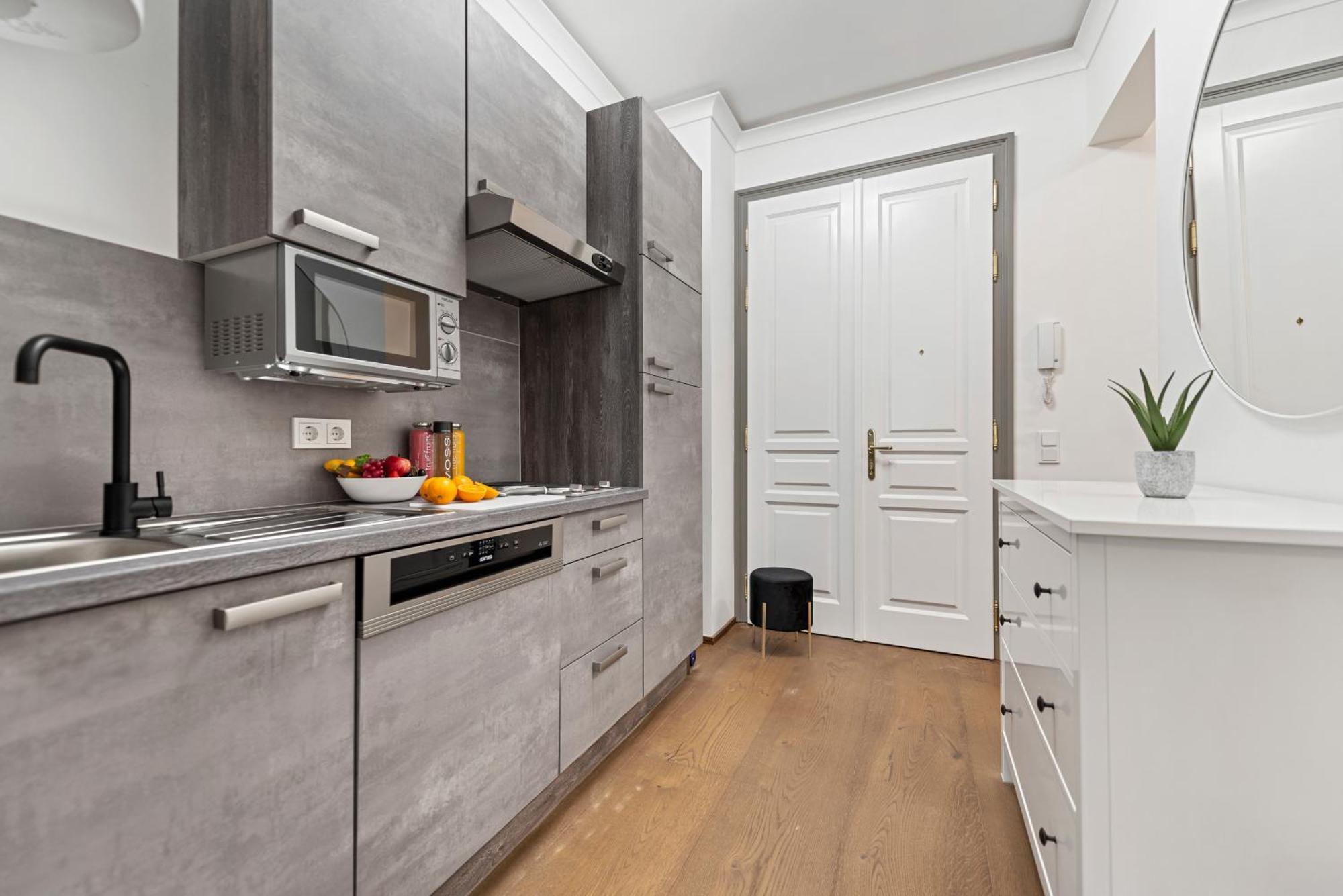 Stylish Studio, Smart Tv, 2 Beds Apartment